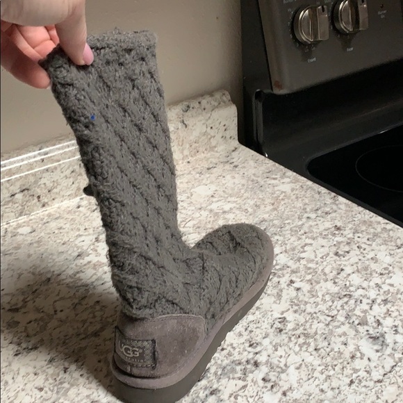 Uggs - Picture 2 of 7